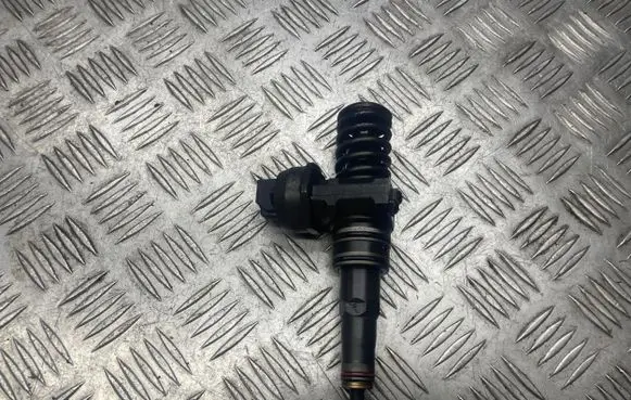 Skoda Octavia Mk2 (1Z) Fuel injector 038130073AG
