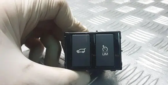 Jaguar F-Pace Tailgate opening switch 9SANPK5A095AA8