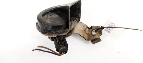 Volkswagen Golf V Horn signal E93881157 E9011157