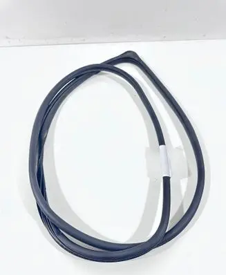 Suzuki Vitara (LY) Rubber seal rear door 