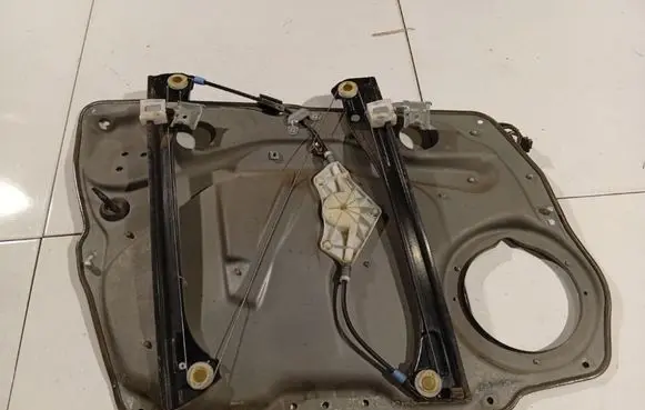 Mercedes-Benz B W245 Sliding door window regulator with motor