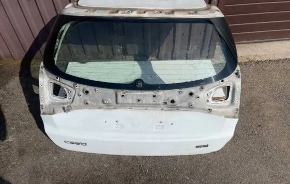 KIA Ceed Tailgate/trunk/boot lid