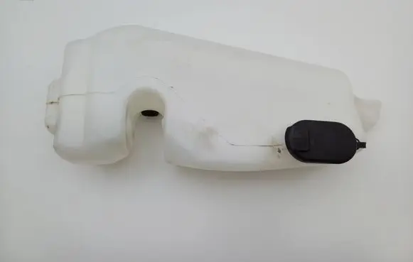Dacia Logan I Windshield washer fluid reservoir/tank 8200210002L