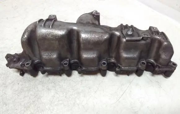 Volkswagen Tiguan Intake manifold 03L129711 31072V290
