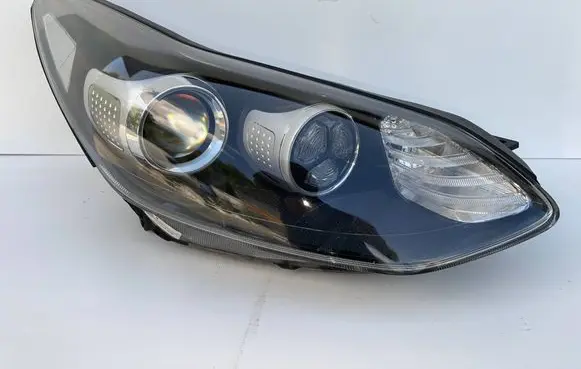 KIA Sportage Headlight/headlamp 92102F1110
