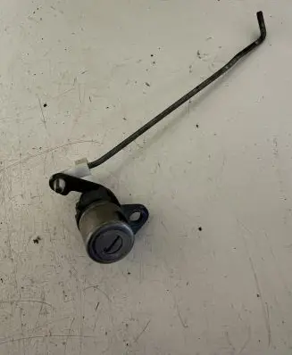 Jeep Patriot Front door lock (next to the handle) 312739S3 312739