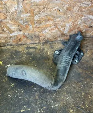 Audi A5 8T 8F Intercooler hose/pipe 8K0145673L