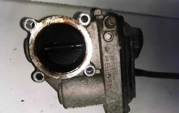 Ford Focus Throttle valve 2S6UFA 1133699R 2810052