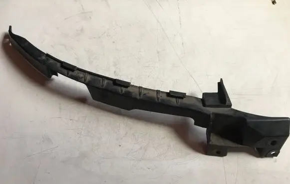 Opel Insignia A Front bumper mounting bracket 13250571