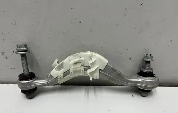 Rear upper control arm/wishbone