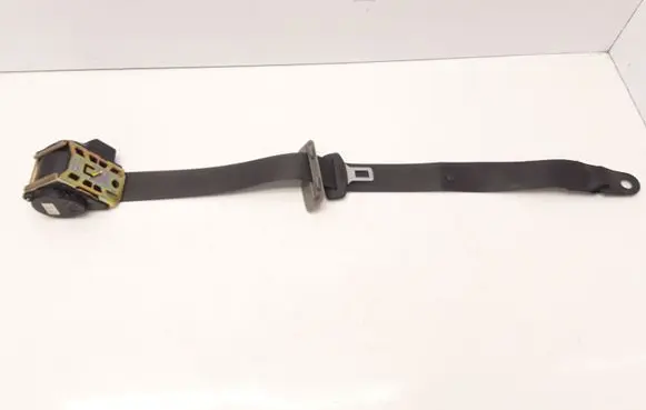 Middle seatbelt (rear)