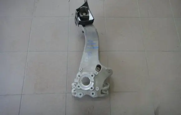 Rear wheel hub