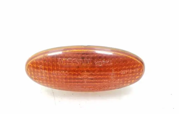 Nissan Almera Tino Front fender indicator light