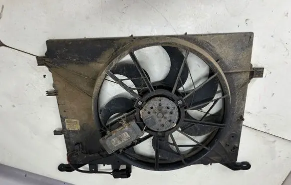 Volvo XC70 Electric radiator cooling fan 30680547