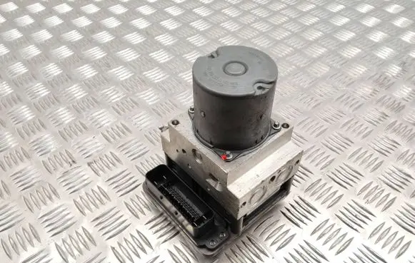 Mercedes-Benz CLS C218 AMG ABS Pump A2184300007