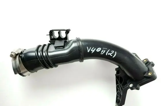 Volvo V40 Intercooler hose/pipe AV6Q9351BC