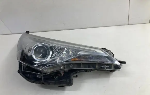 Toyota Avensis T270 Headlight/headlamp E111756436