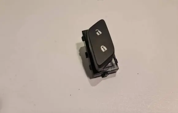 Opel Astra K Central locking switch button 13437276