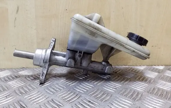 Nissan Primastar Master brake cylinder 32067008C