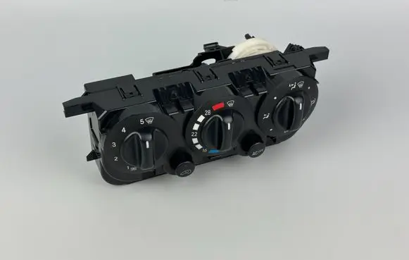 Mercedes-Benz A W168 Climate control unit 1688302185 A1688302185 HW3901
