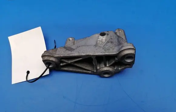 BMW 5 GT F07 Engine mounting bracket 7805421 1351780542101 59776210