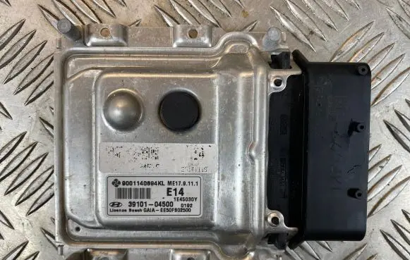 Hyundai i10 Engine control unit/module 3910104500 1E45030Y 9001140694KL