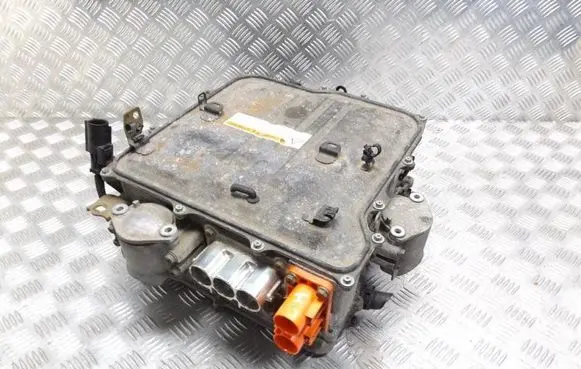 Toyota Previa (XR30, XR40) II Voltage converter inverter G9200-28011