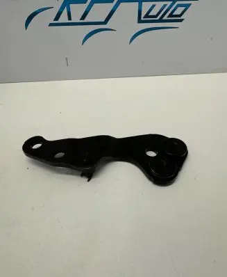 Land Rover Discovery 3 - LR3 Engine mounting bracket C83FA 4R8Q17K077AC