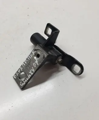 Ford Galaxy Front door upper hinge A046575