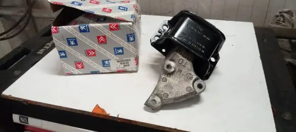 Peugeot Partner Engine mount bracket 183993 9636270080 9636583980