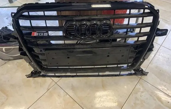Audi Q5 SQ5 Front bumper upper radiator grill 8R0853651AF