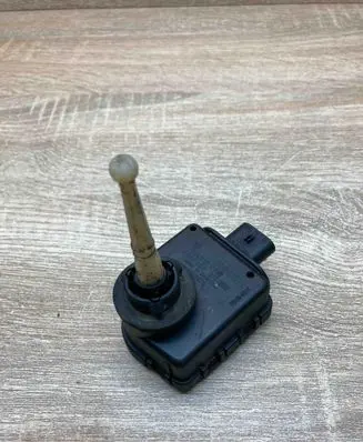 Chrysler Voyager Headlight level adjustment motor 4676678 0307852330