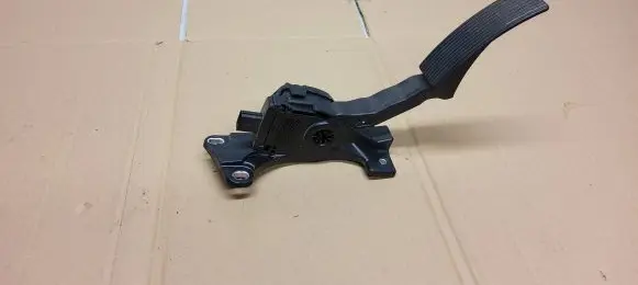 Jeep Grand Cherokee Accelerator throttle pedal 68021971AD 6PV93396601 93409700