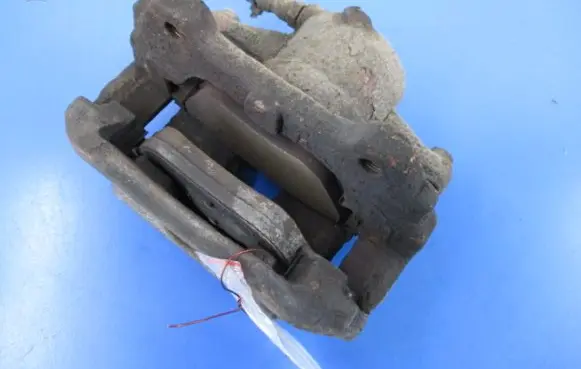 Fiat Linea Front brake caliper