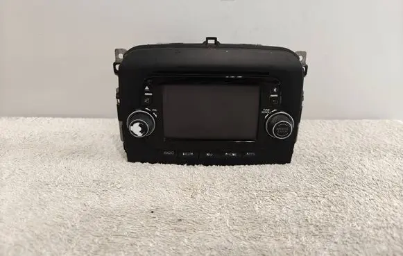 Fiat 500L Radio/CD/DVD/GPS head unit 10R036626 07356369860