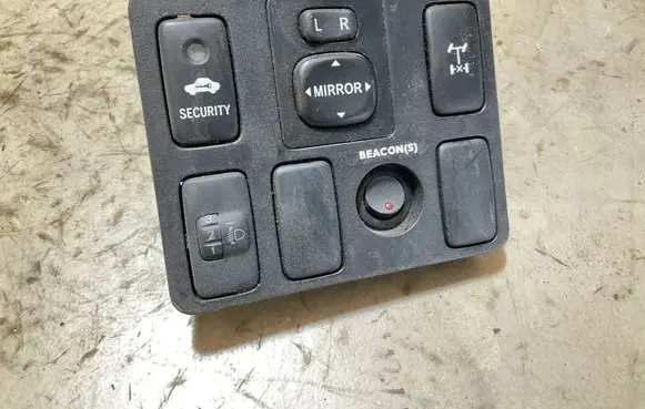 Toyota Hilux (AN10, AN20, AN30) Other switches/knobs/shifts 554460K060