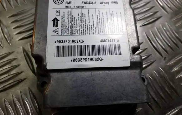 Volkswagen Golf V Airbag control unit/module 1K0909605T