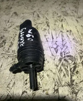 BMW 3 E90 E91 Windscreen/windshield washer pump 23537610