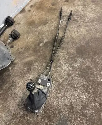 Volkswagen Touran I Gear shifter/selector 1K0711091A