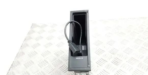 Volkswagen Golf VI Head unit multimedia control 5N0035341B