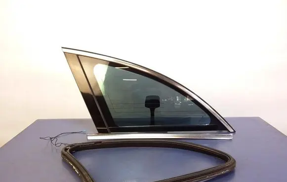 Mercedes-Benz R W251 Rear side window 