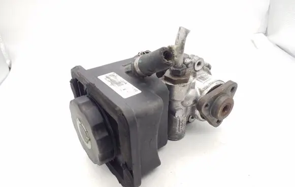 BMW 5 E60 E61 Power steering pump 7693974101
