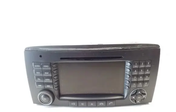 Radio/CD/DVD/GPS head unit