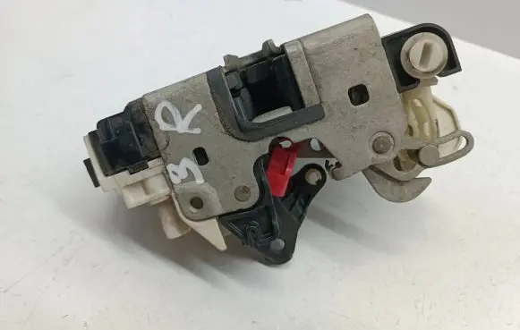 Dodge Caliber Rear door lock