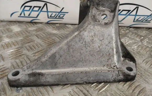 BMW 5 E60 E61 Engine mounting bracket 6769153 EN1706AC