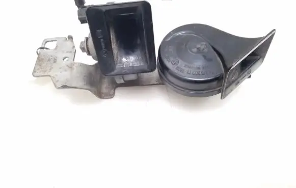 BMW 5 E60 E61 Horn signal 6935709