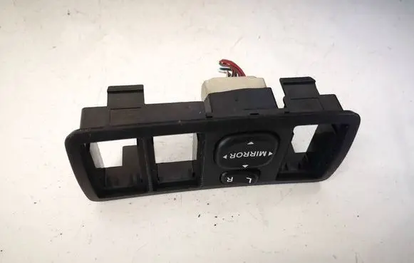 Toyota Corolla Verso E121 Wing mirror switch 183574