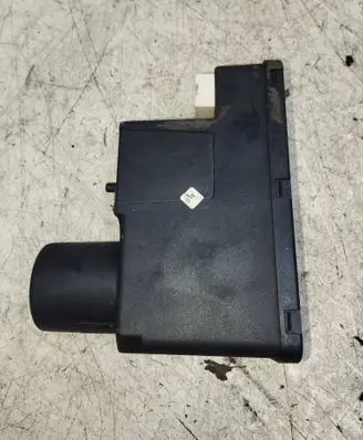 Audi A4 S4 B5 8D Central locking vacuum pump 4A0862257J