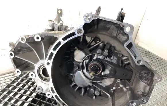 Manual 5 speed gearbox