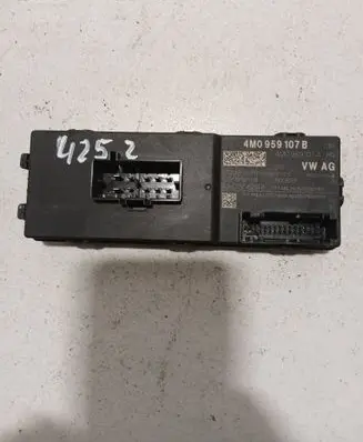 Audi A4 S4 B9 Tailgate/trunk control unit/module 4M0959107B 4M0959107A A2C73762518
